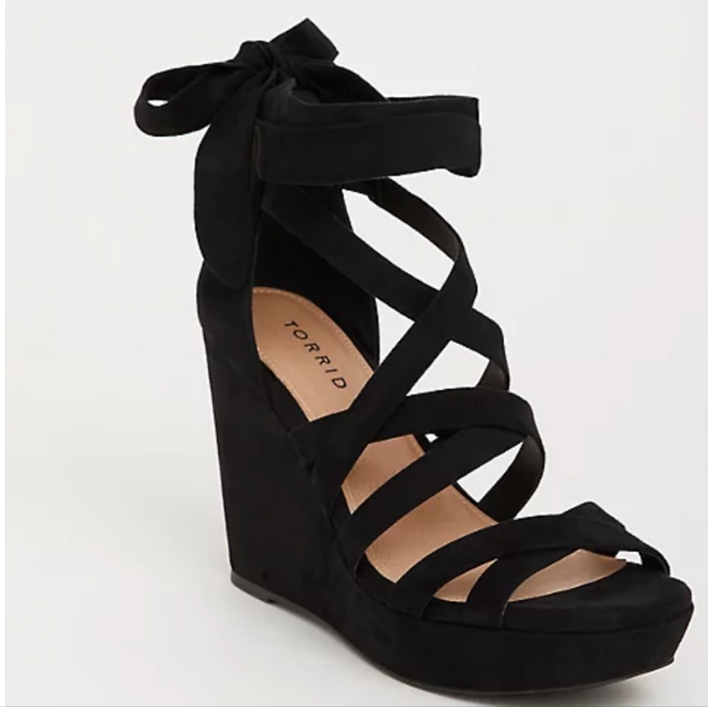 *NIB* Torrid Ankle Wrap Platform Wedge - Size 9 (WW)